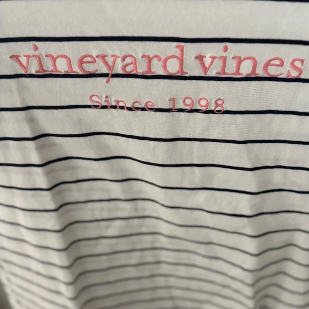 EUC Vineyard Vines Women’s White/Navy Striped Tee w Pink Logo Fun Beach Preppy - Picture 8 of 13